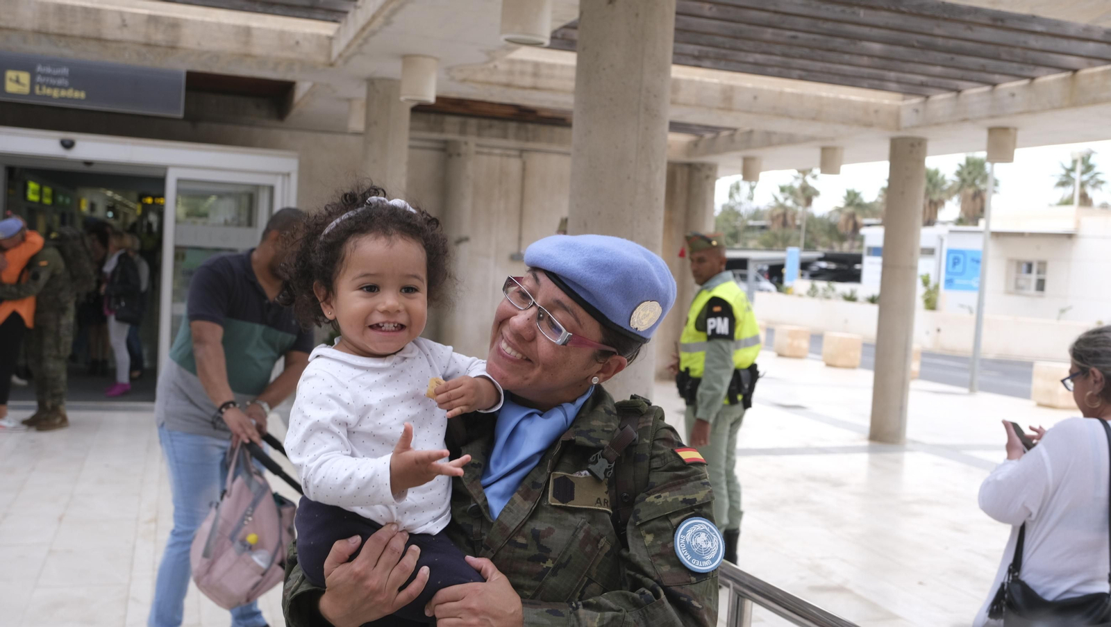 Imágenes de la salida del segundo contingente de La Legión con destino el Líbano