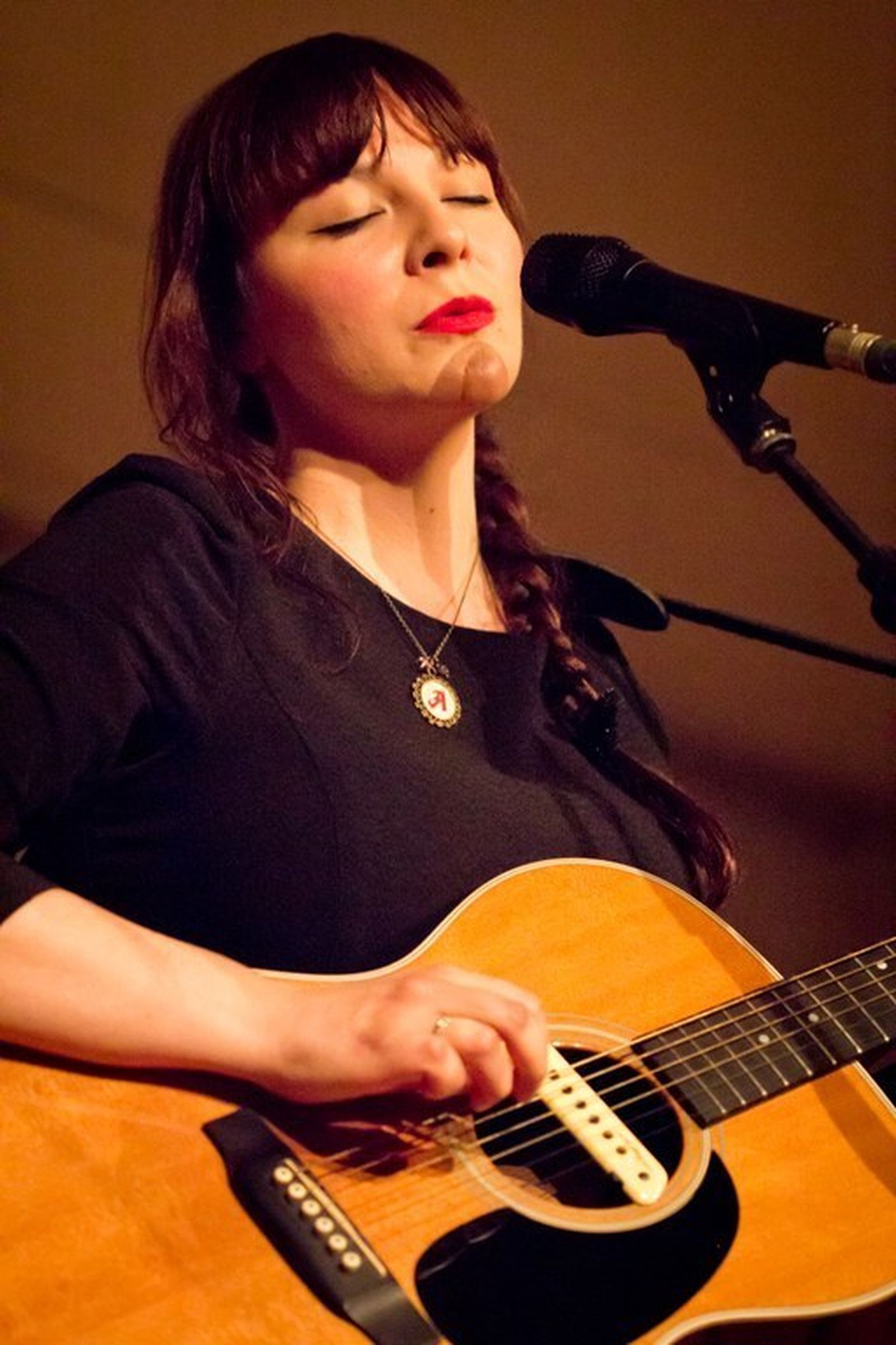 Alondra Bentley, además de cantar, compartirá con los niños juegos, entre otras sorpresas.
