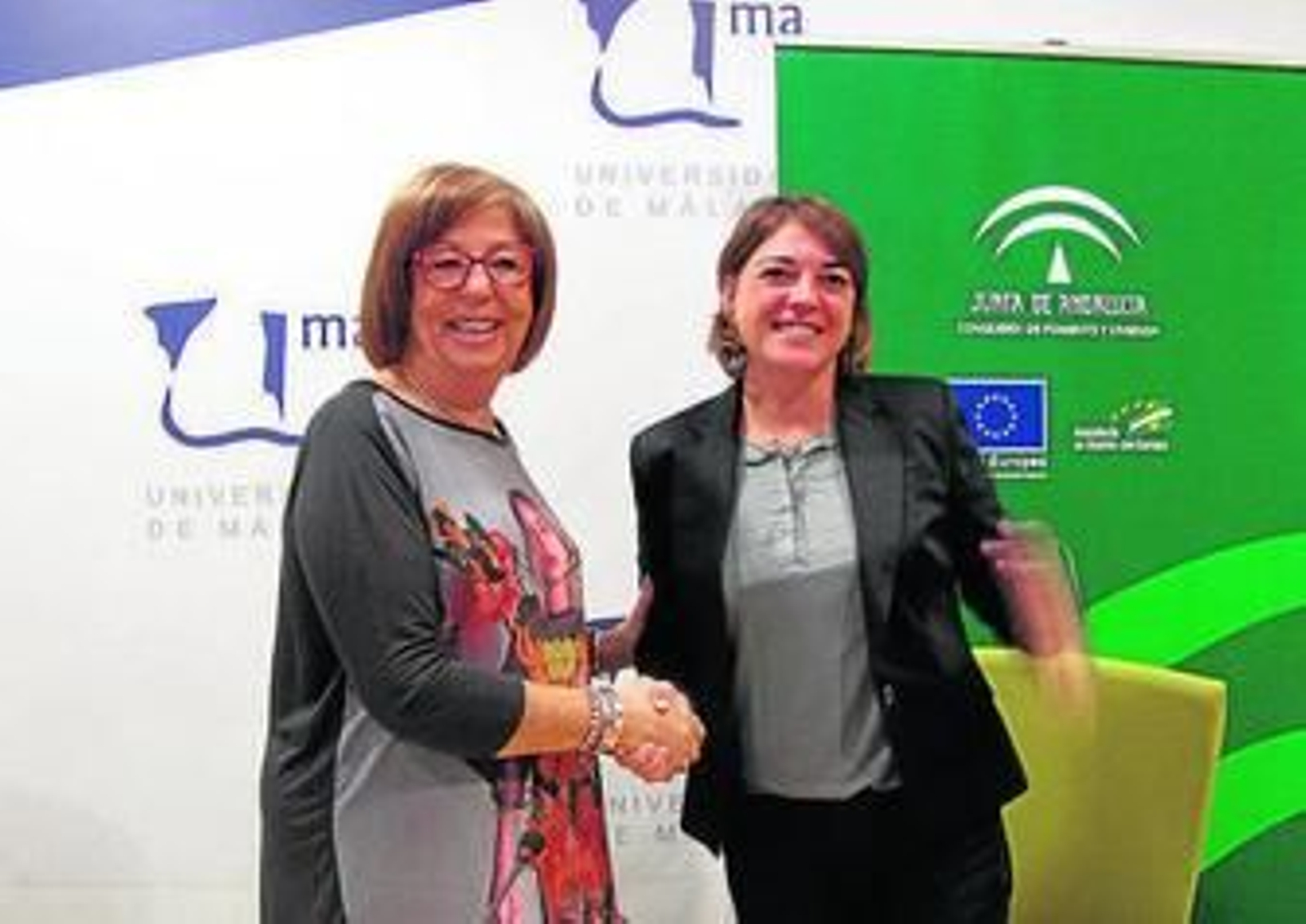 Adelaida de la Calle y Elena Cortés, ayer.