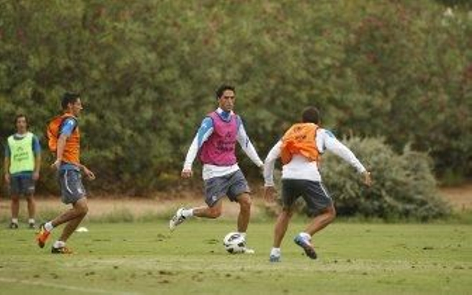 Íñigo Vélez, un mes de baja