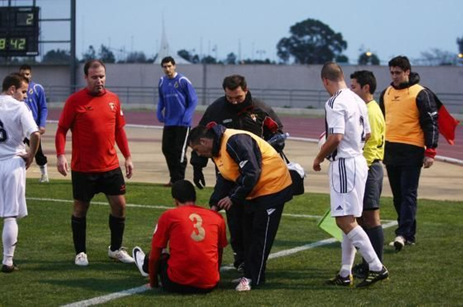 La Balona gana en Ayamonte y se pone líder provisional a la espera de lo que haga el Pozoblanco./Fotos:Alberto Domínguez

Foto: Alberto Dominguez