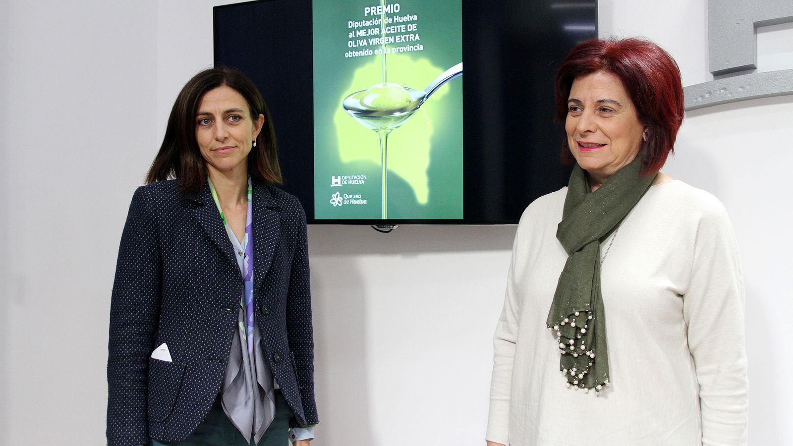 La gerente de Cooperativas Agroalimentarias, Natalia Aguilera, y la diputada de Agricultura, María del Carmen Castilla.