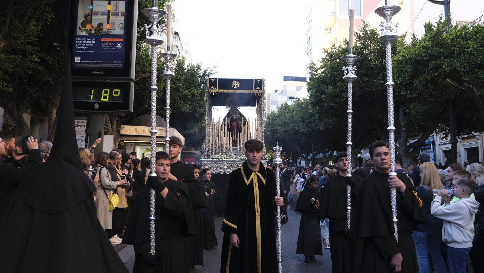 Procesión del Santo Entierro en Almería, en imágenes