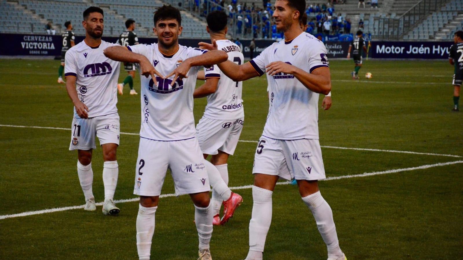 Curro Burgos celebra su tanto al Xerez DFC.