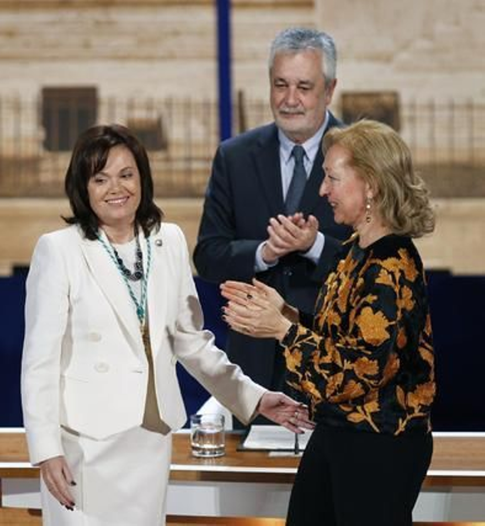 Inmaculada Moltalbán, tras recibir la Medalla de Andalucía.

Foto: Antonio Pizarro