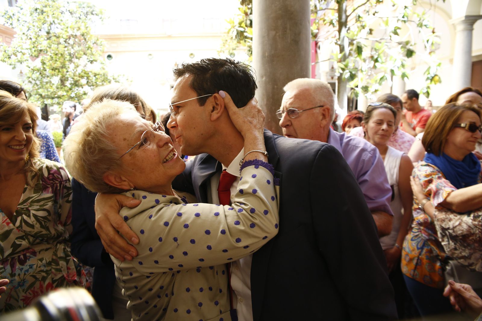 Las imágenes de la jornada de constitución del Ayuntamiento de Granada