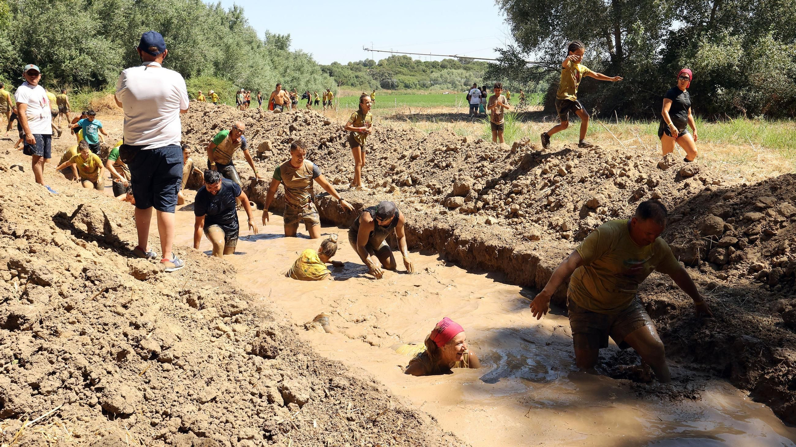 Búscate en la VII Carrera del Barro en La Barca