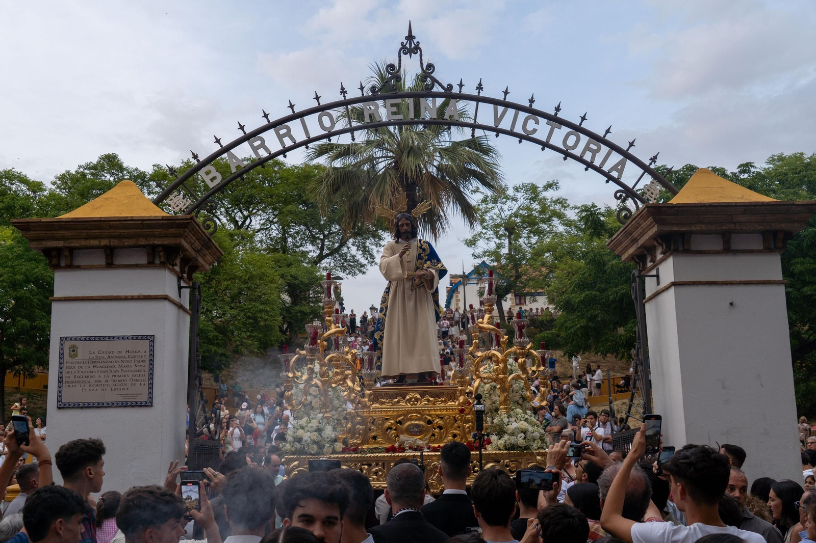 Imágenes del traslado del Cristo del Amor a la Concepción