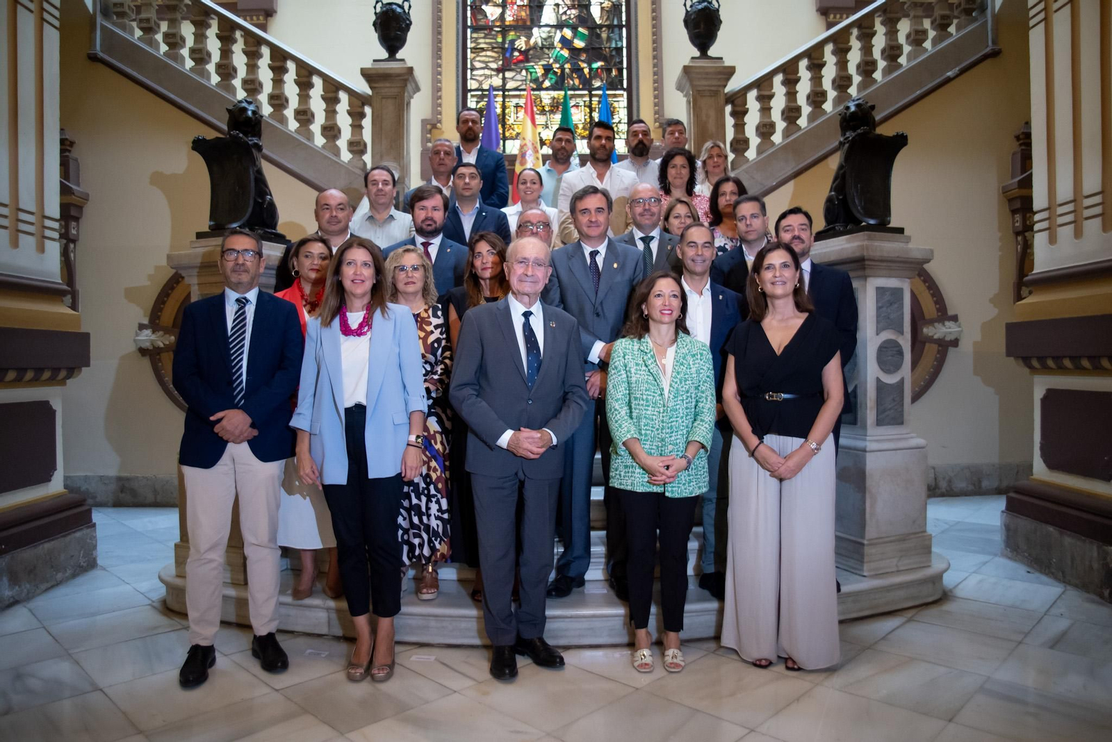 Foto de familia de los regidores tras el Foro de Alcaldes. Foto de familia de los regidores tras el Foro de Alcaldes.