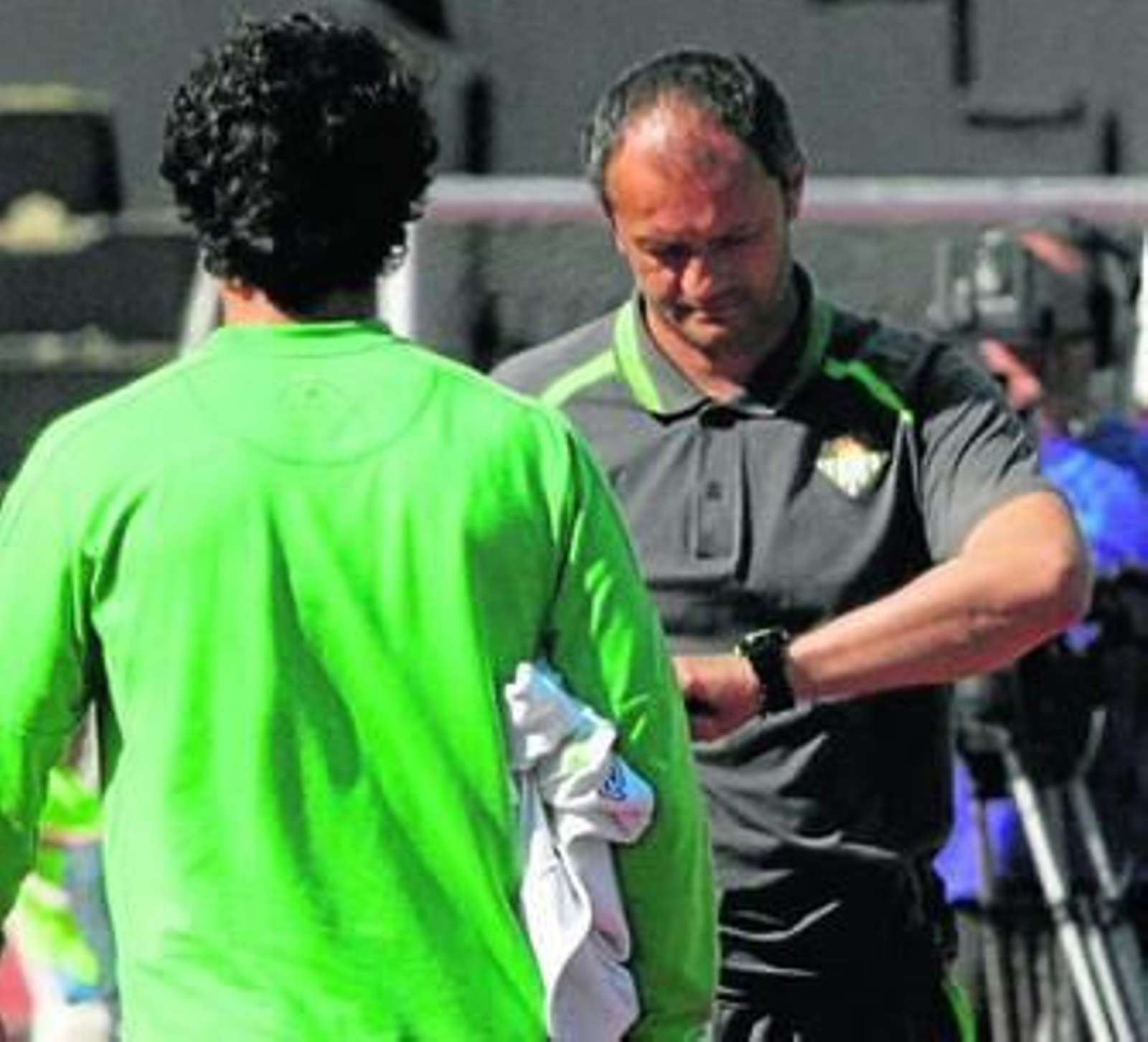 Vidakovic mira el reloj en un momento del encuentro de ayer.