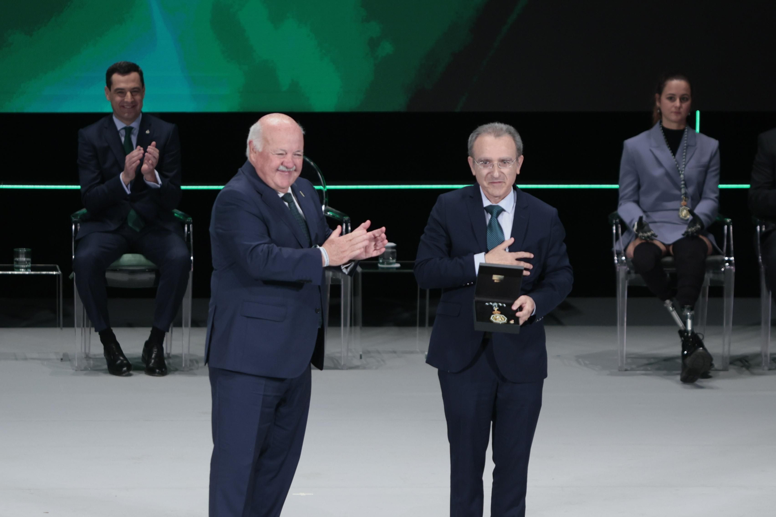 Las imágenes del acto de la entrega de los títulos de Hijo de Predilecto y las Medallas de Andalucía