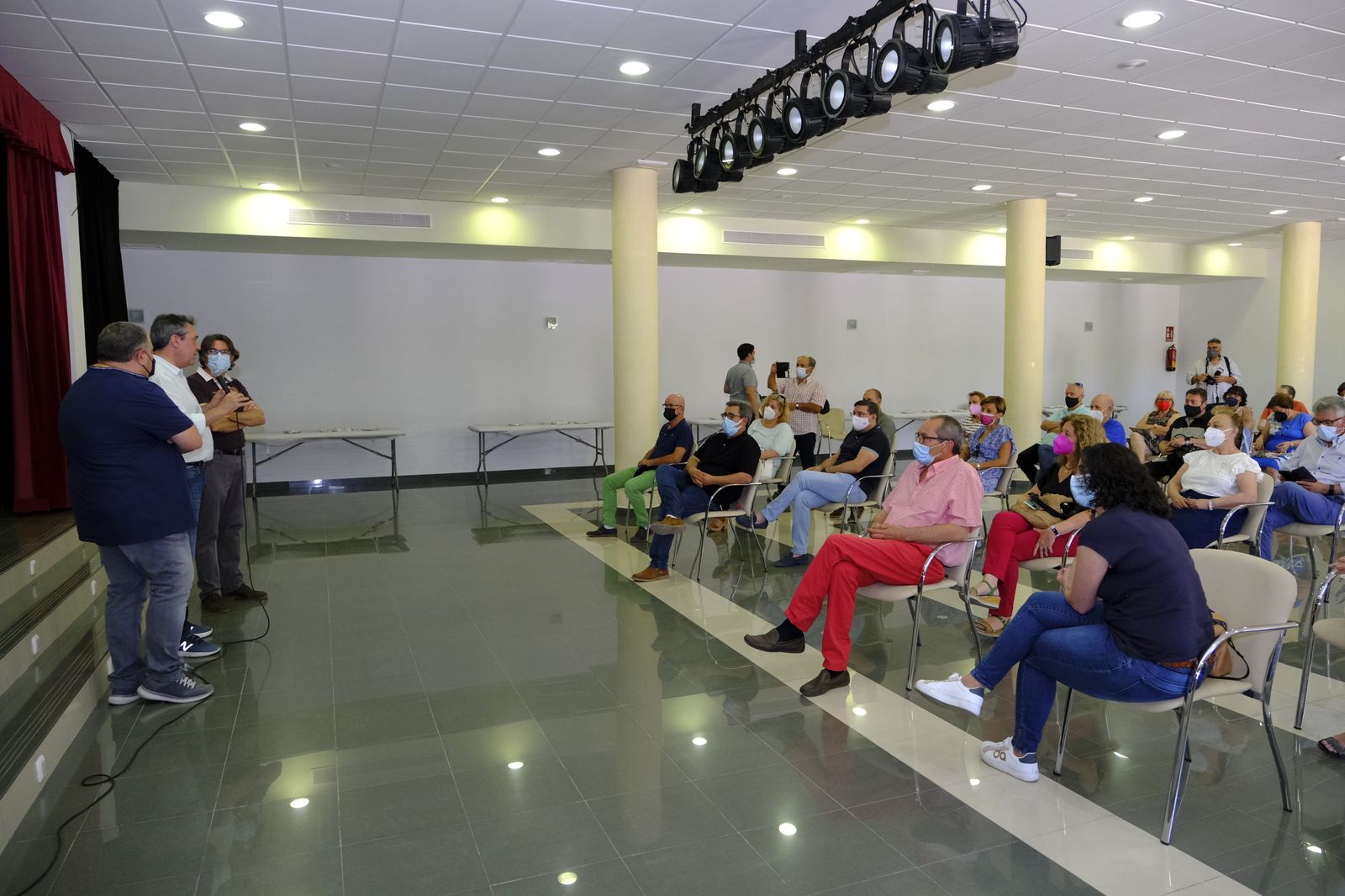 Juan Espadas, candidato a las primarias del PSOE, en Alhama y Bentarique. Almería