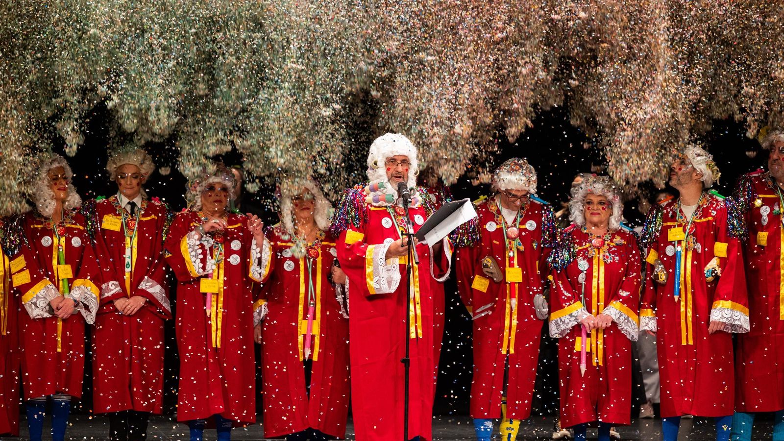 Búscate entre las mejores imágenes de la final del COAC 2025 del Carnaval de Cádiz