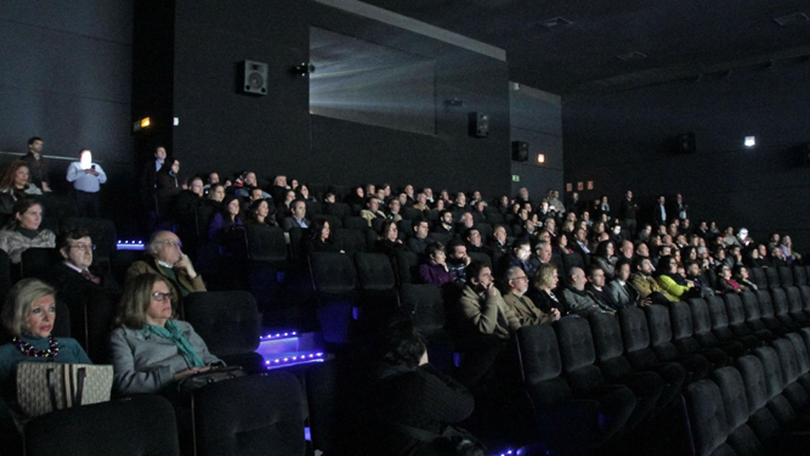 Espectadores en una sala de cine.