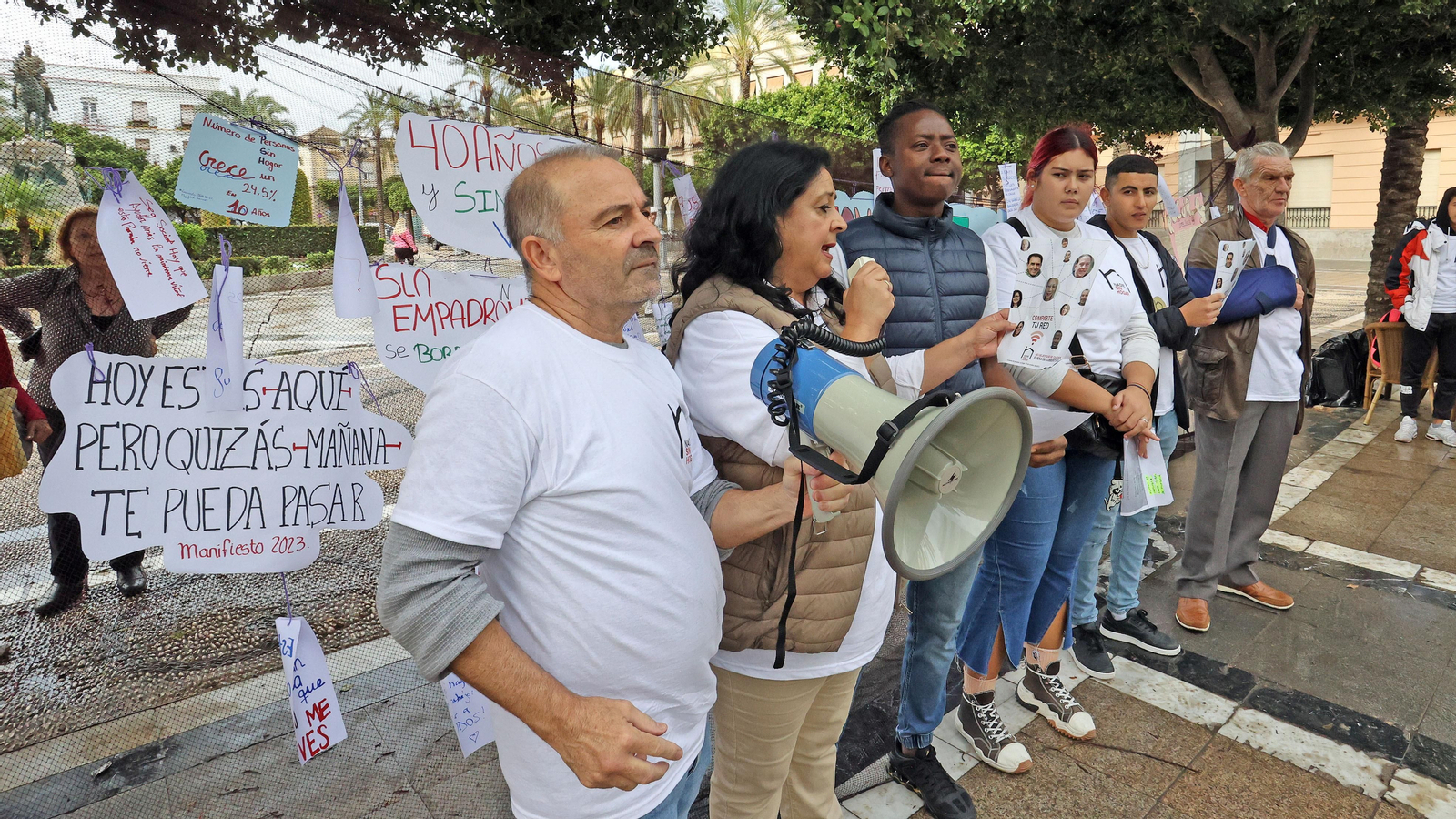 Lectura manifiesto en Jerez por parte de Cáritas por la campaña de personas sin hogar
