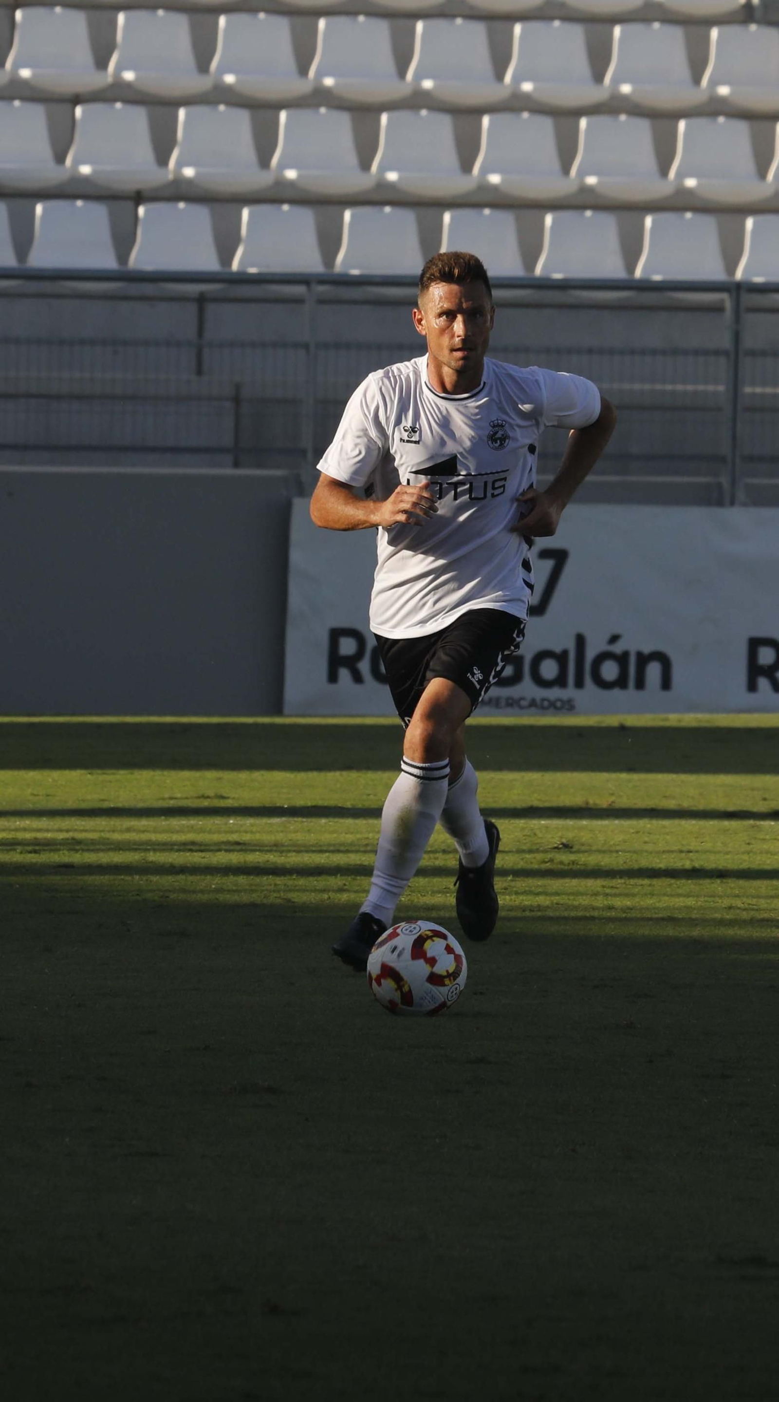 Las fotos del Balona-AD Ceuta de pretemporada en el Ciudad de La Línea (0-1)