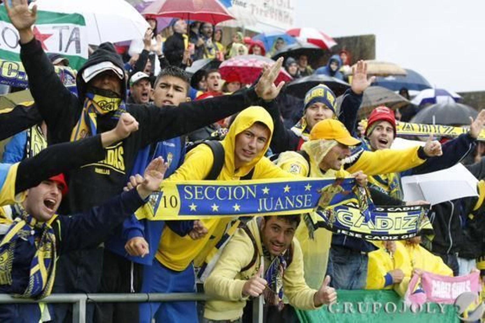 Aficionados cadistas en el Anxo Carro.

Foto: LOF