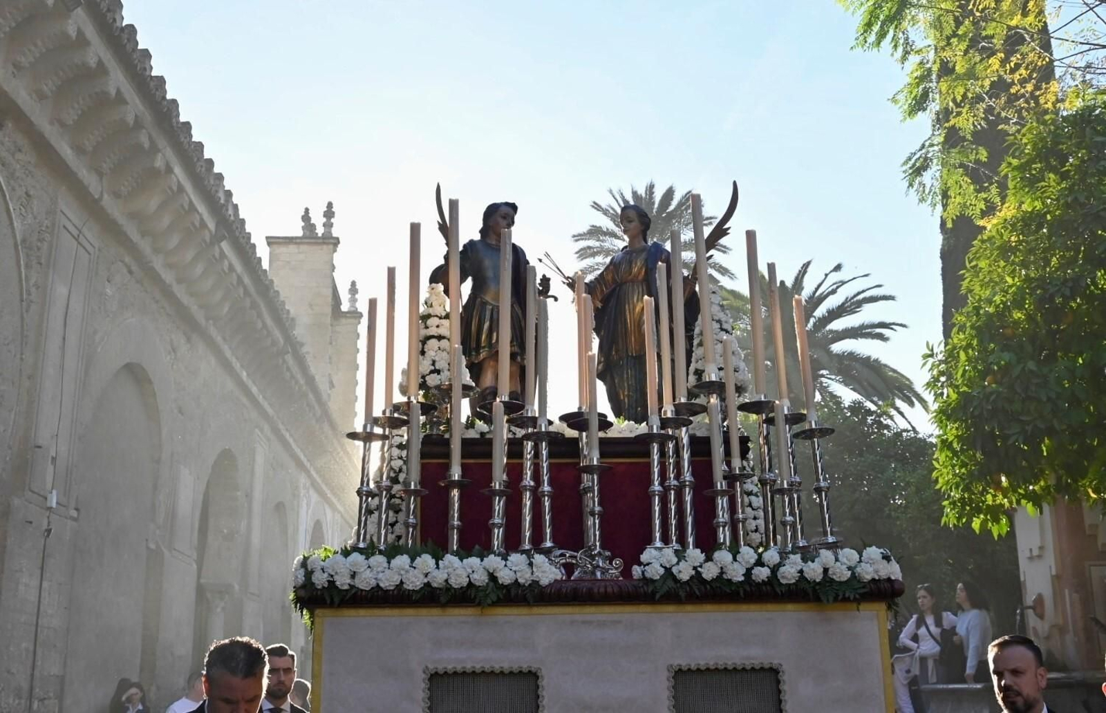 La procesión de San Acisclo y Santa Victoria en Córdoba, en imágenes