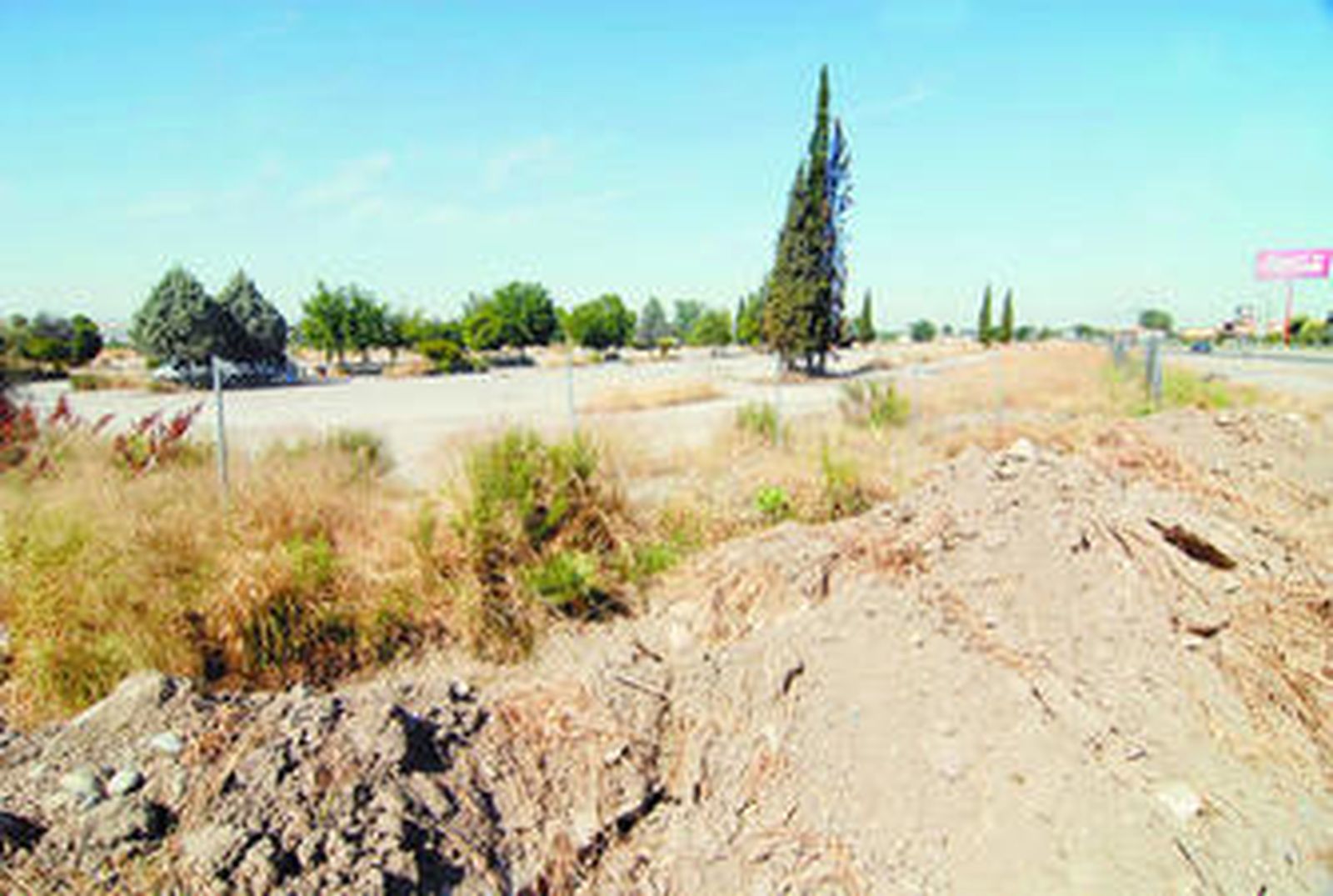 Imagen de los terrenos del Híper Granada.