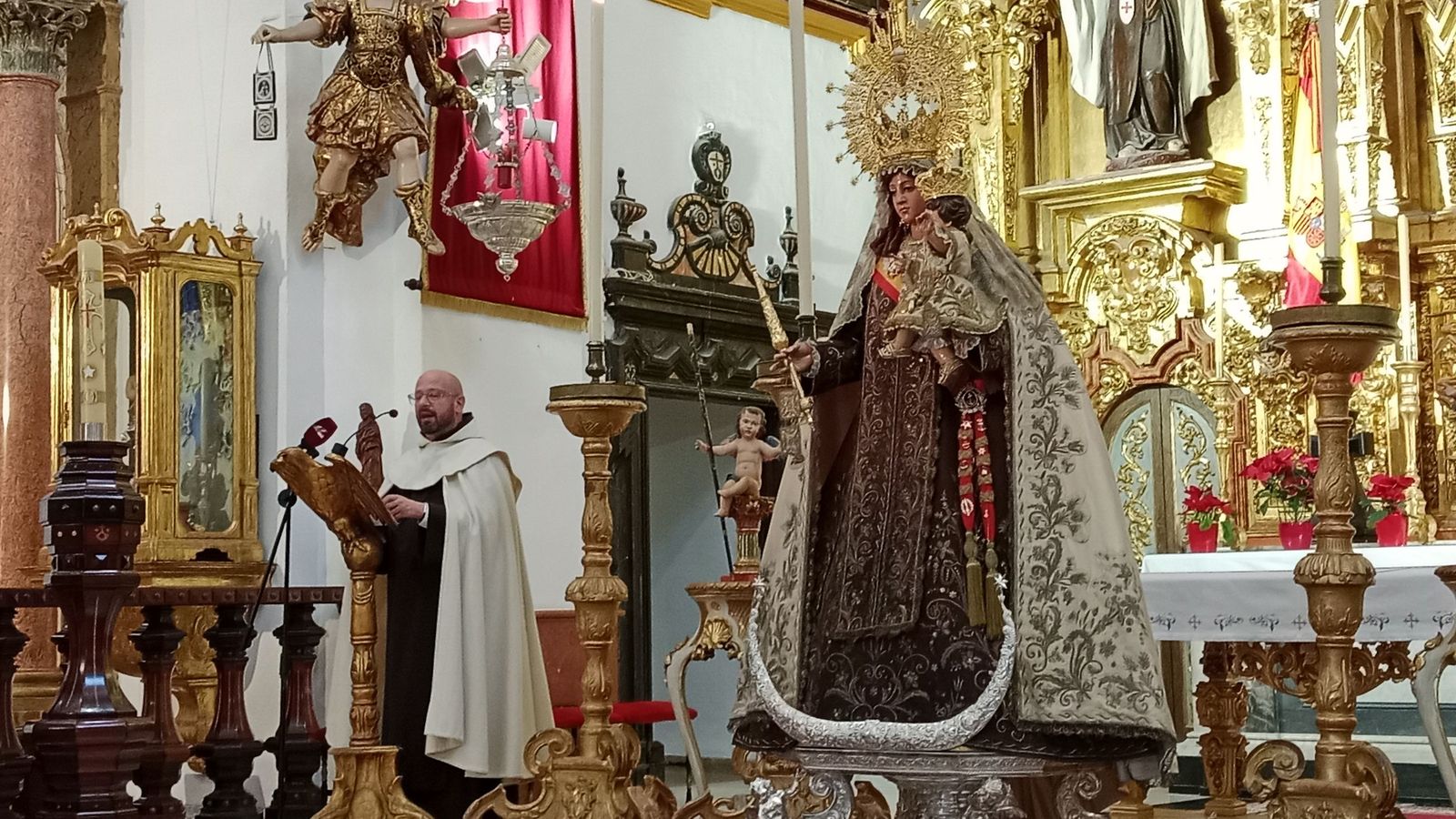Así ha sido la despedida de los guardiamarinas de la Virgen del Carmen antes de embarcar en el 'Juan Sebastián de Elcano'