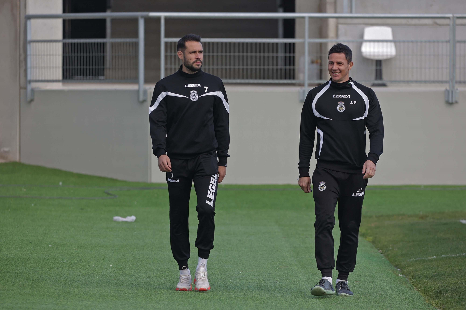 Santi Jara (7), junto al recuperador, Javi Flores