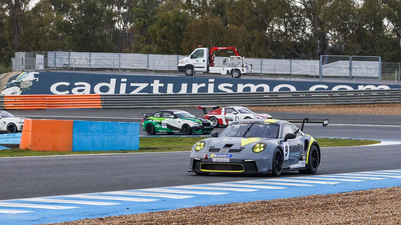 Los aficionados que se han dado cita en el Circuito han disfrutado con los entrenamientos y carreras.