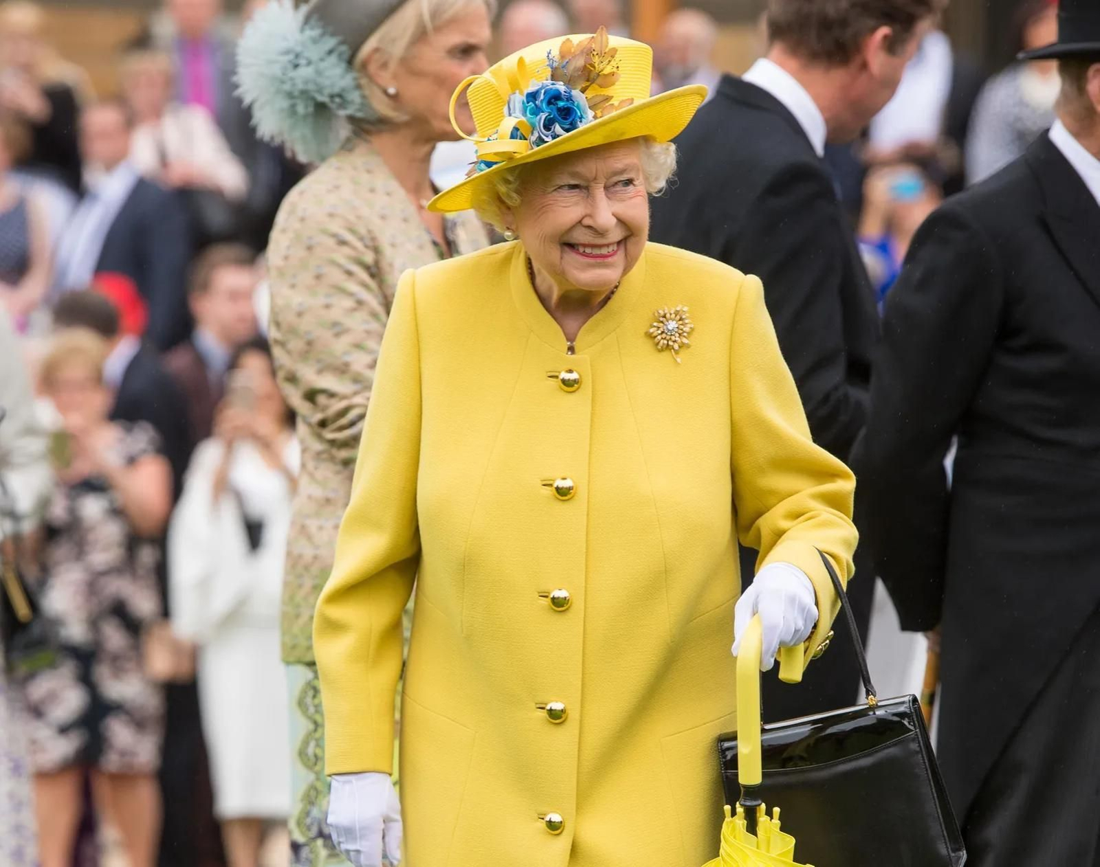 Isabel II, la reina de los colores vitamina