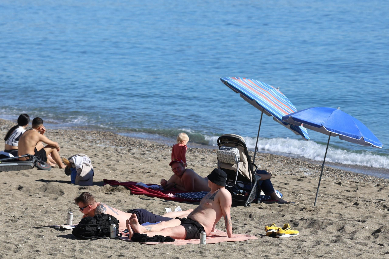 Enero y... día de playa en Málaga: la subida de las temperaturas deja estas imágenes Enero y... día de playa en Málaga: la subida de las temperaturas deja estas imágenes