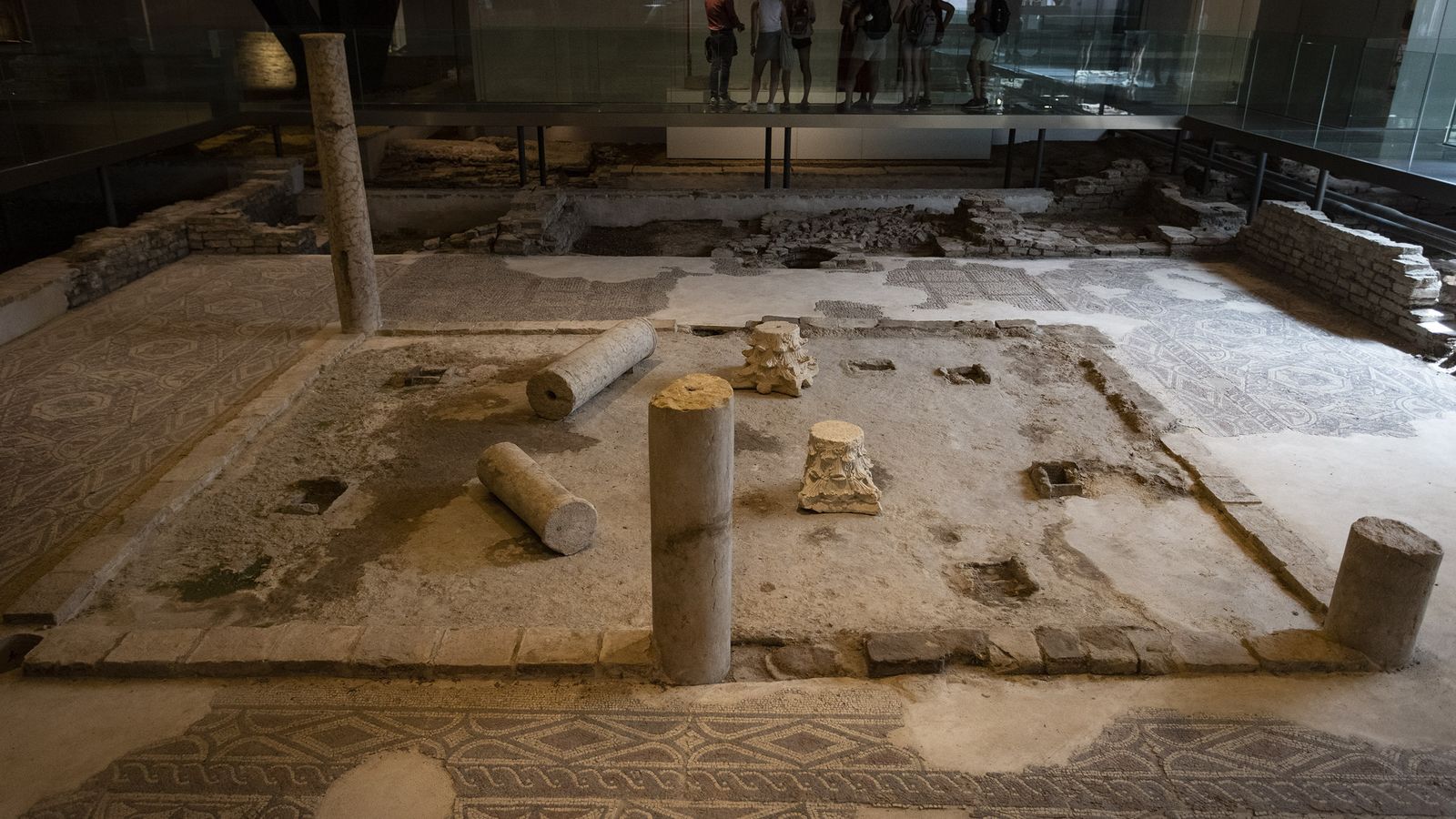 Restos romanos del Antiquarium, espacio situado bajo las setas de la Encarnación.