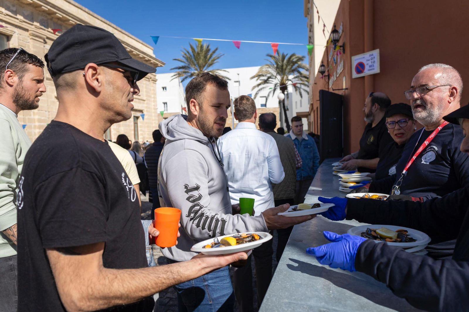 Búscate en las imágenes de la mejillonada popular