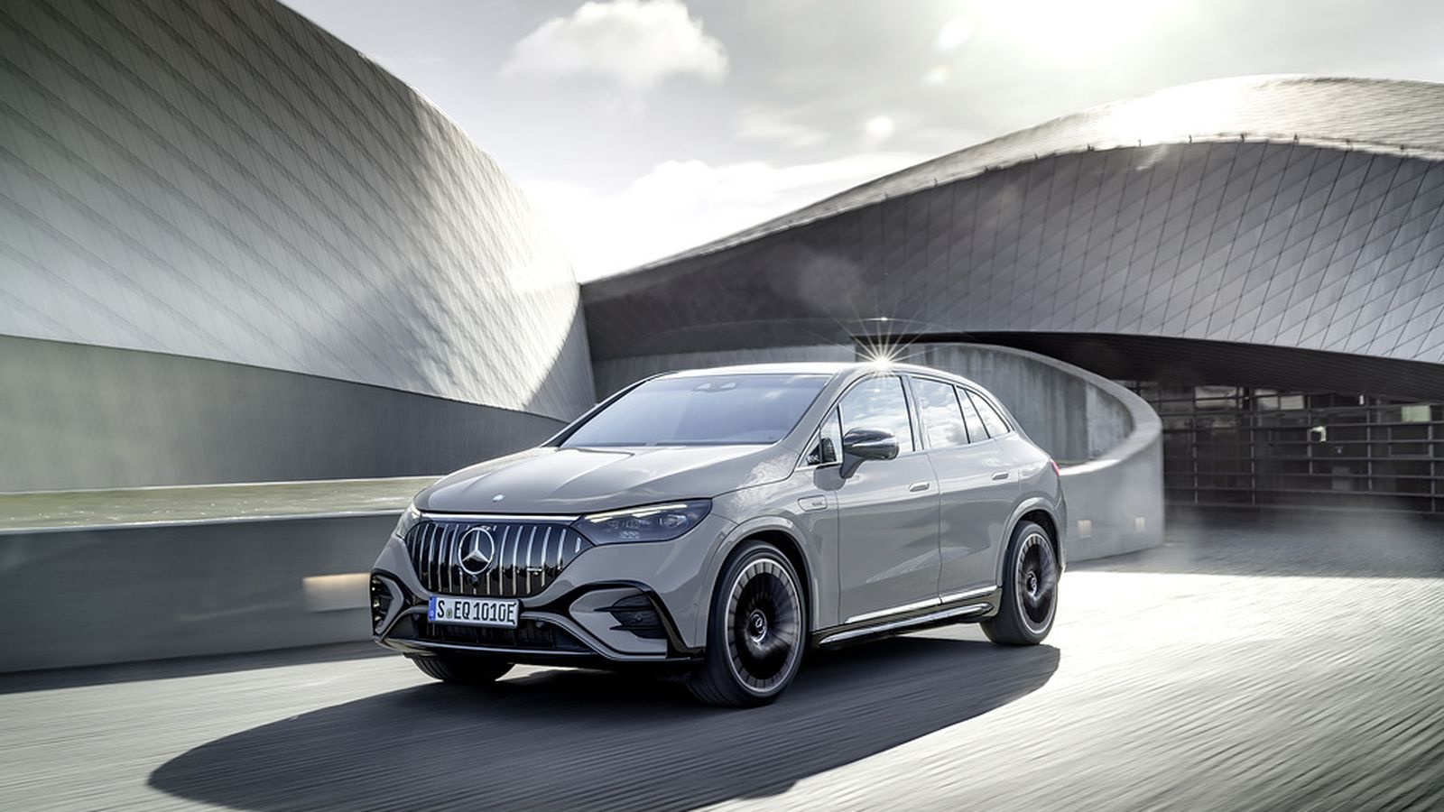 Los AMG diferirán no sólo por su potencia, también en detalles estéticos y equipamiento, particularmente de su chasis.