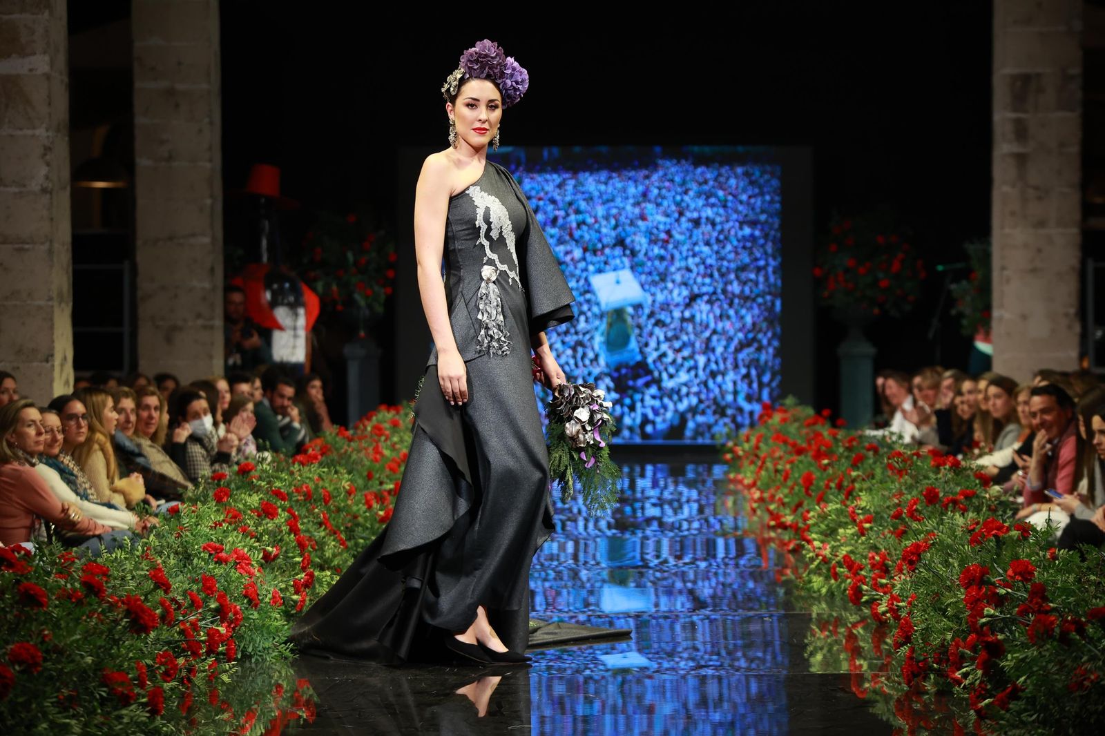 Desfile benéfico de la Hermandad del Rocío de Jerez en la Pasarela Flamenca Jerez Tío Pepe 2023