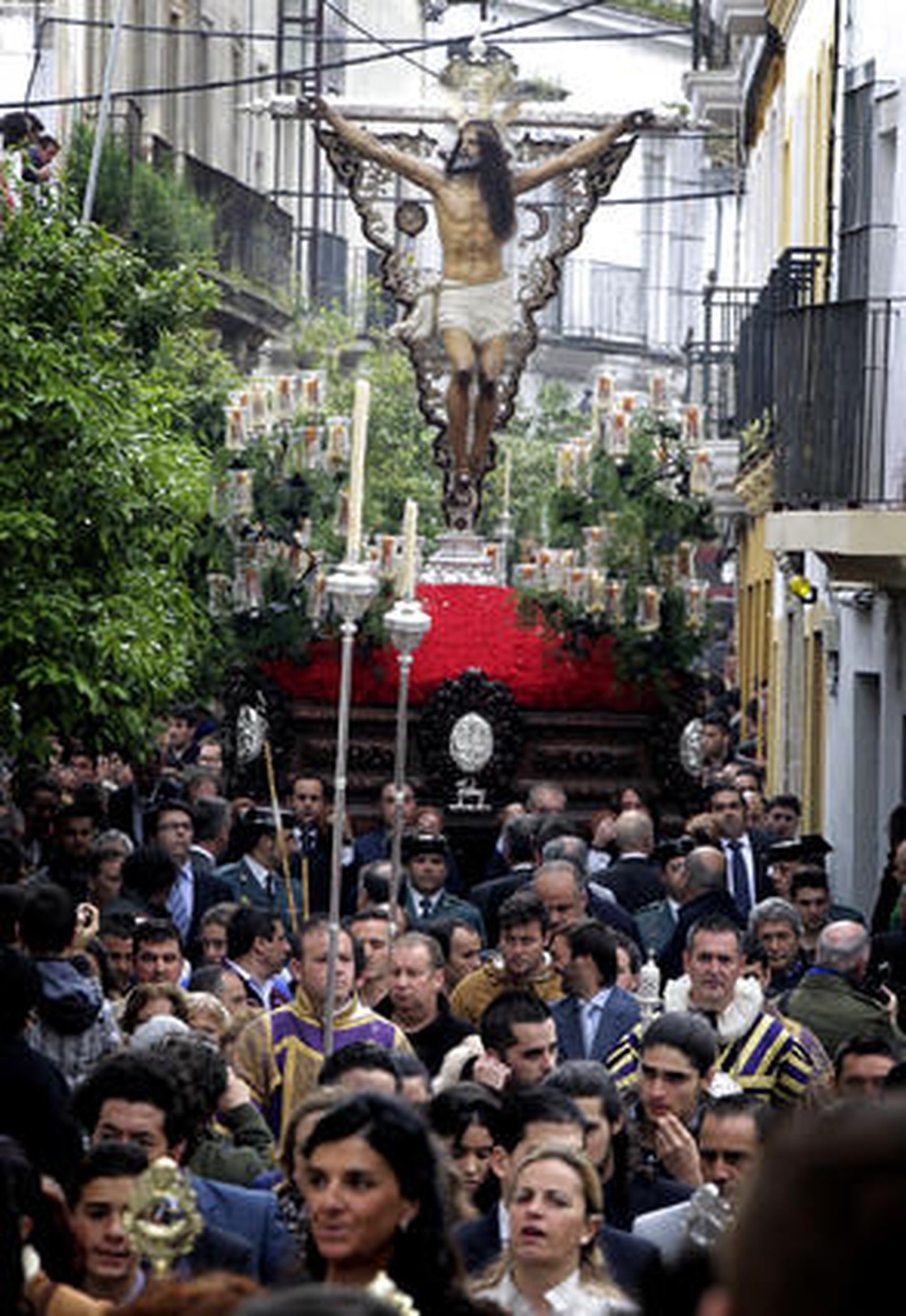 El gentío acompañó al paso en todo momento

Foto: Miguel Angel Gonzalez