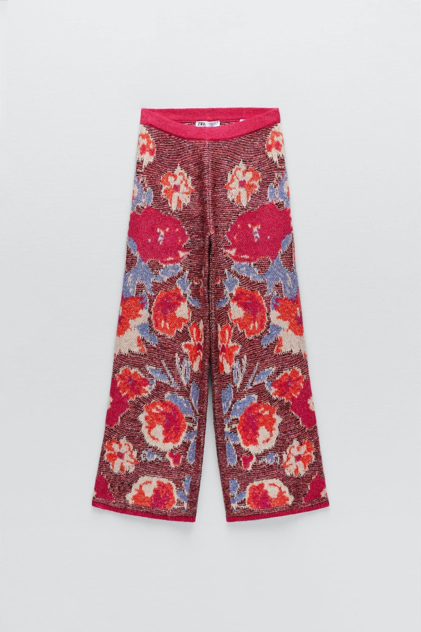 Pantalones de punto de Zara.