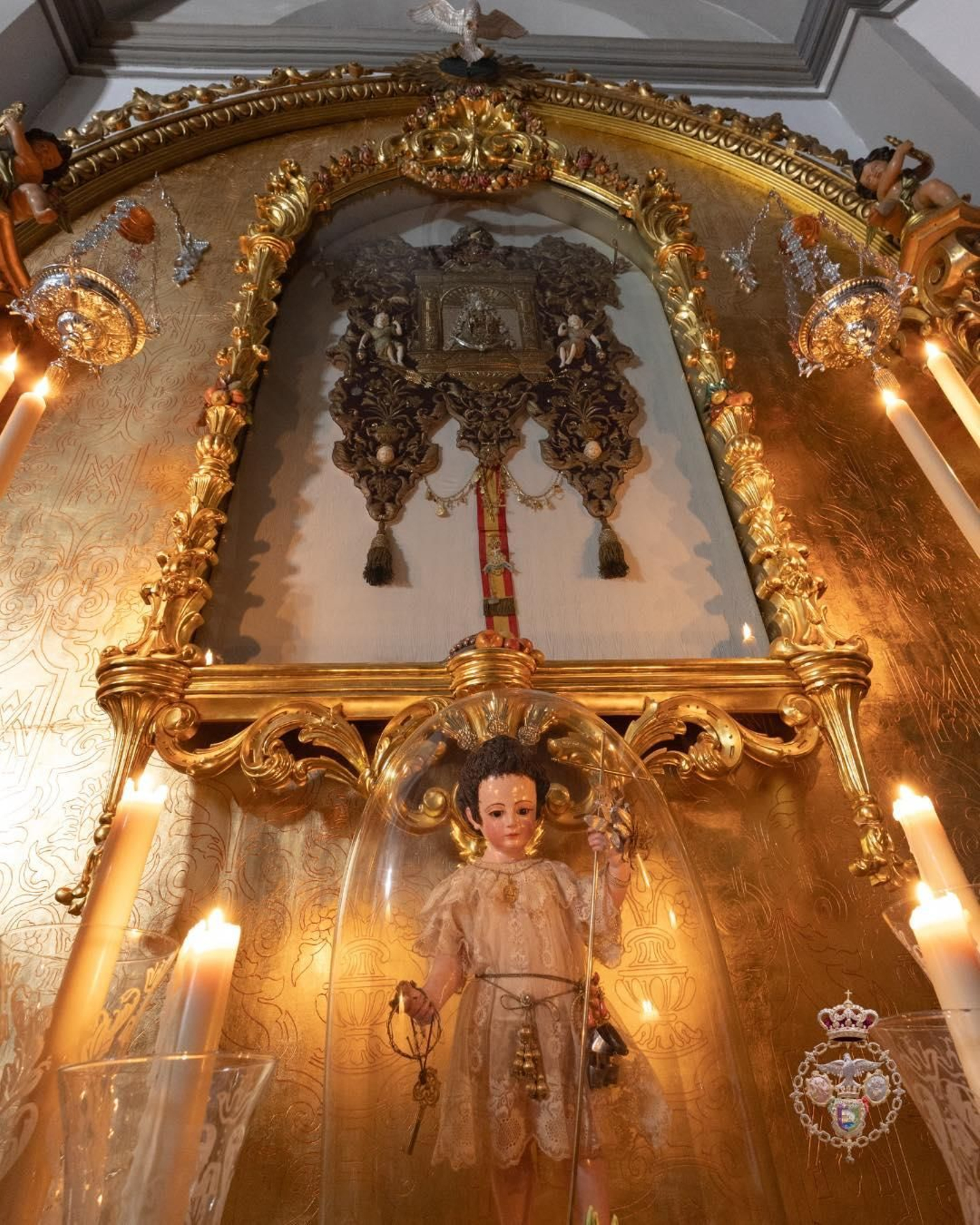 Nuevo altar para el Simpecado de la filial.