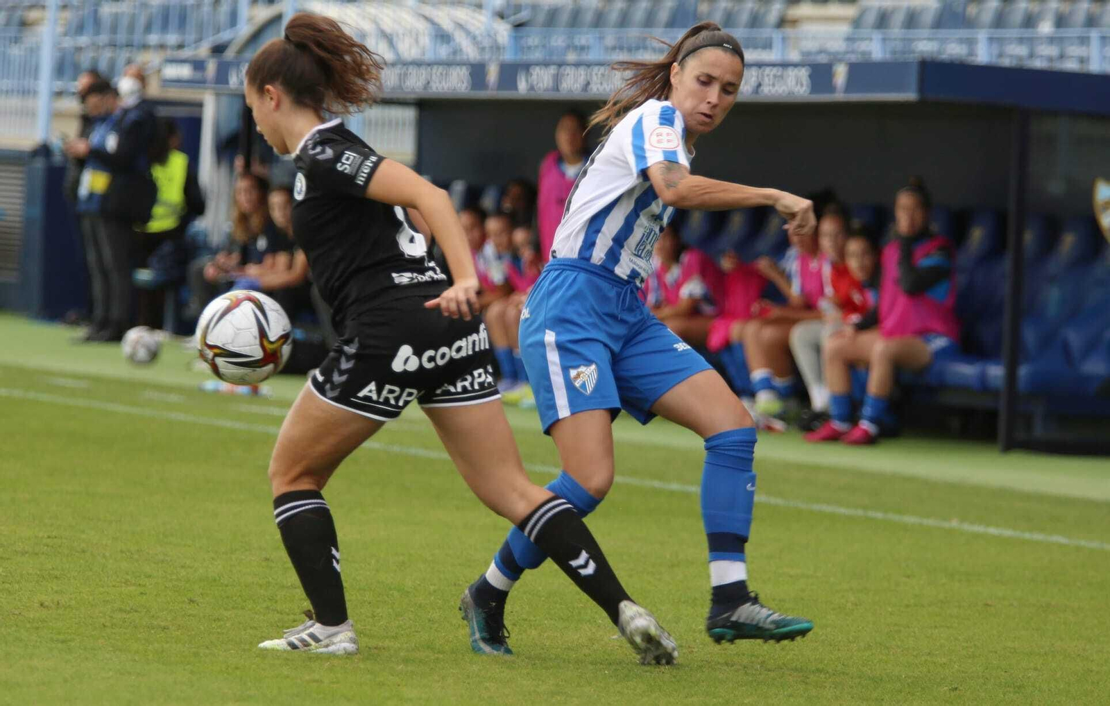 Galería: La plana mayor del Málaga CF apoyó al Femenino