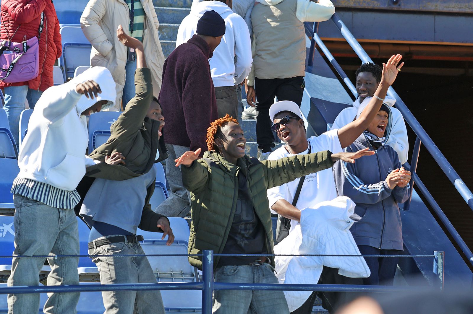 Búscate en las gradas del Nuevo Colombino en el Recre-Yeclano