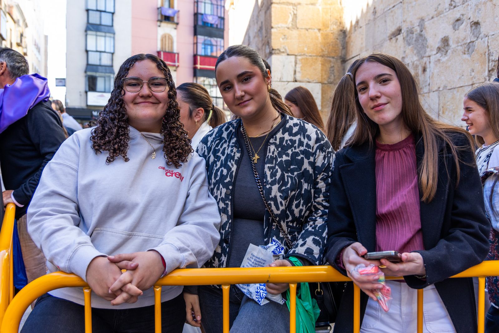 La tarde del Jueves Santo llena de cruces y capirotes el centro