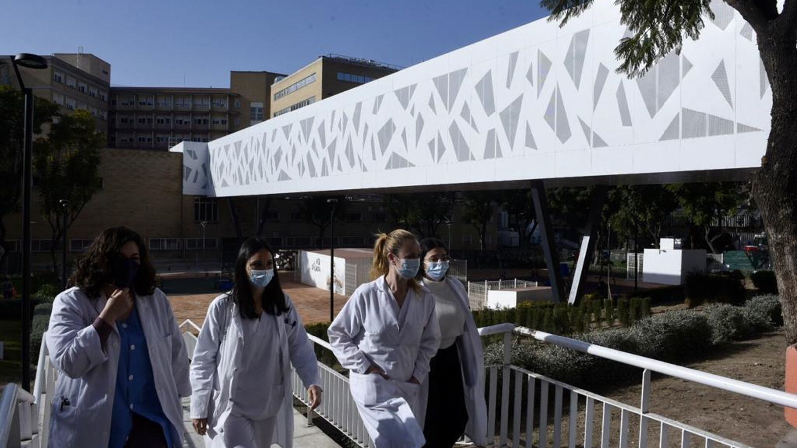 La pasarela vista desde el exterior.