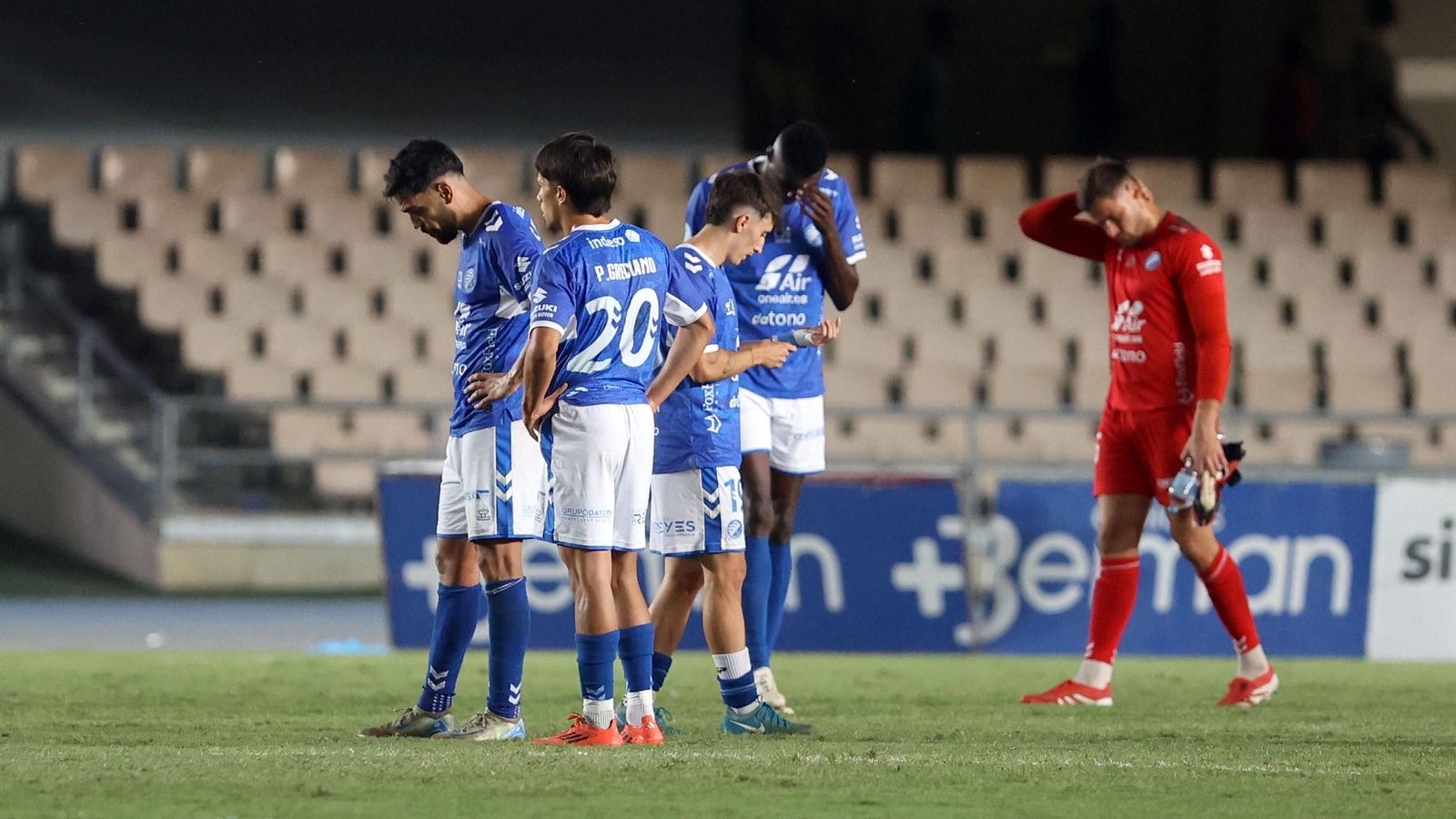 Imágenes del Xerez DFC contra el Águlas FC en Chapín