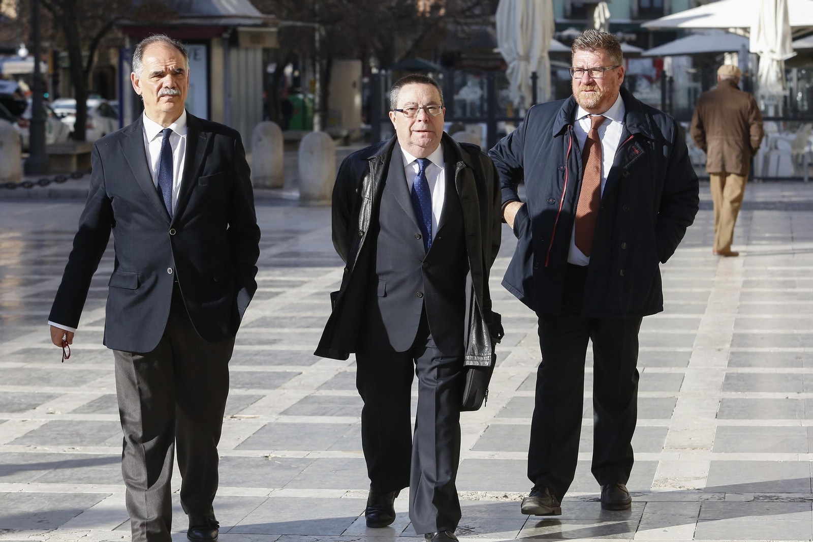 José María Rosales de Angulo (c), a su llegada a la Audiencia.