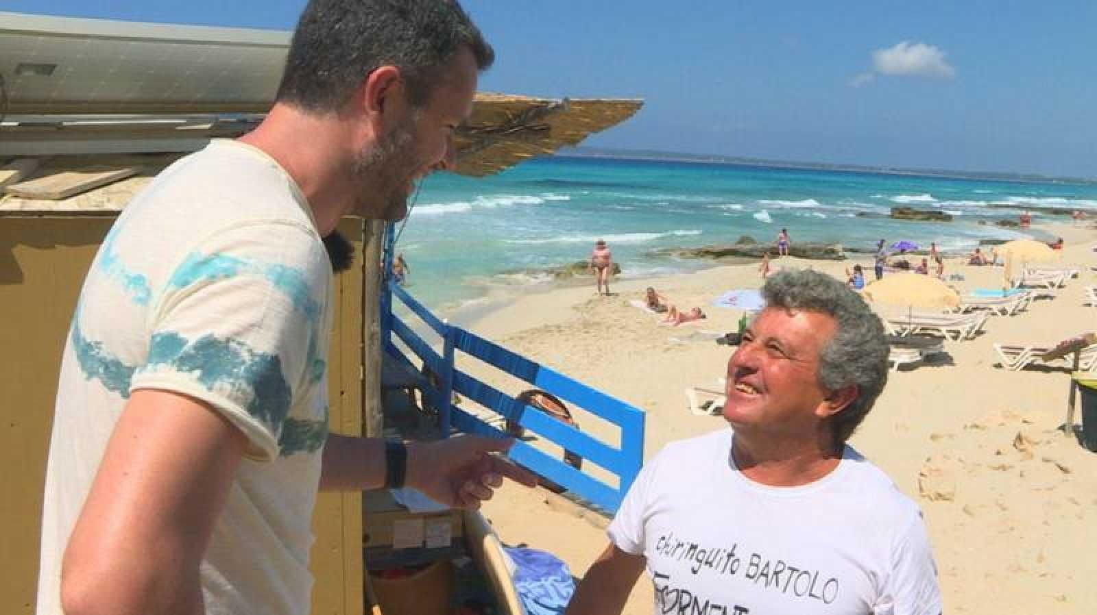 El reportero Juan Carlos Cuevas en el reportaje de esta noche en Formentera