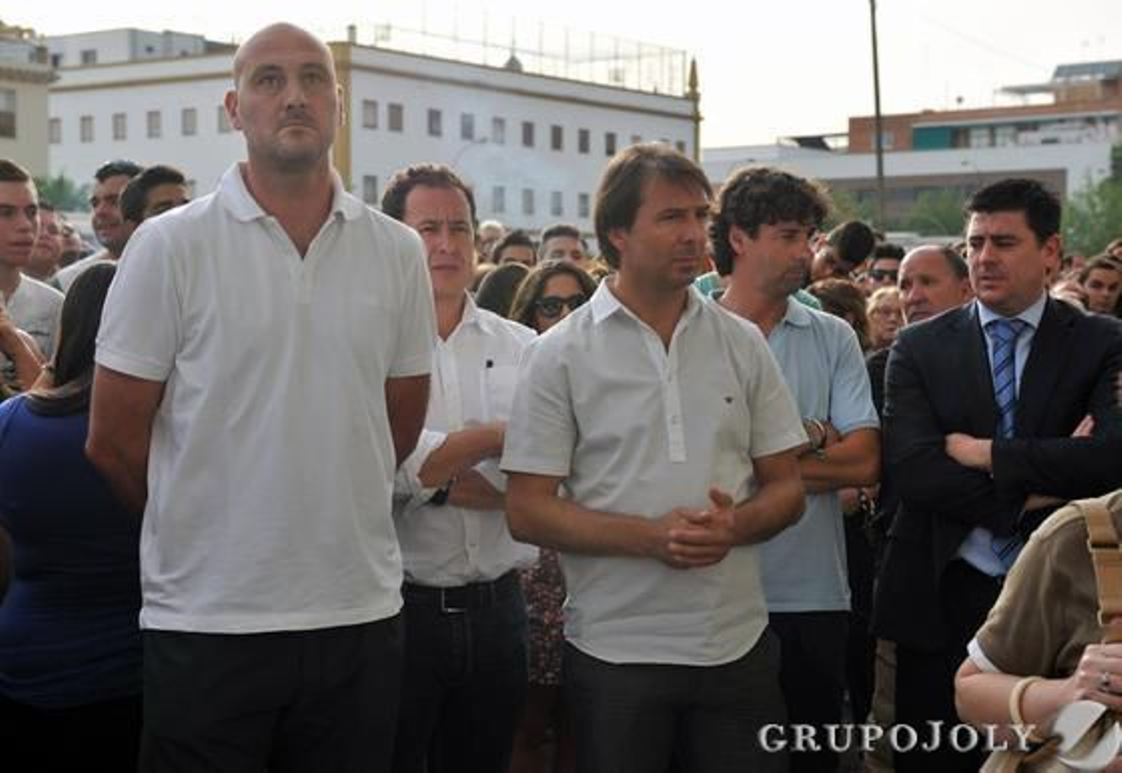 Roberto Ríos, Stosic y Emilio Vega, entre otras personas del club, hicieron acto de presencia.

Foto: Juan Carlos Muñoz