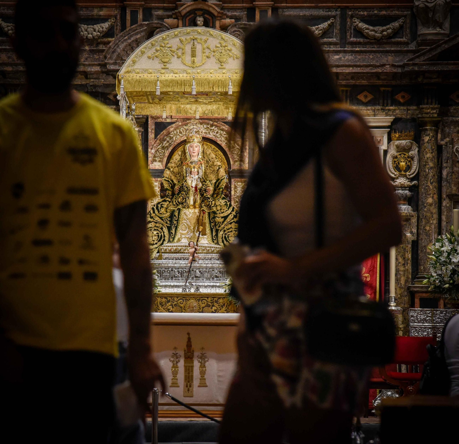 La Virgen de los Reyes, ya dispuesta para la procesión