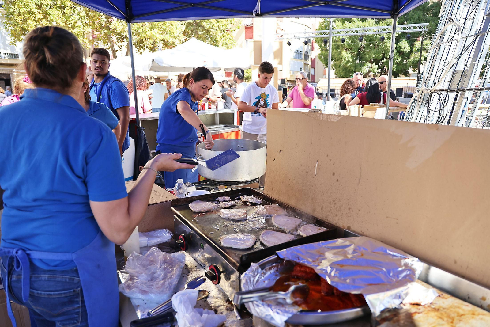 Imágenes de la Feria de las Migas y el Mosto en el Parque de La Luz de Huelva