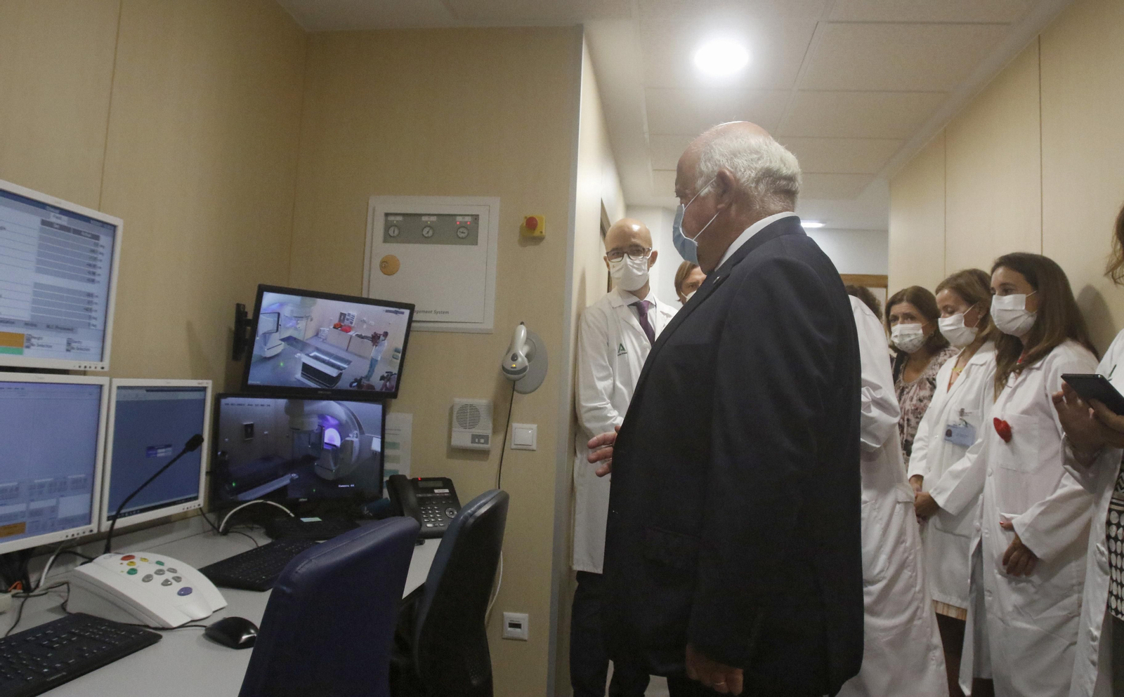 Visita el Hospital de Día de Infecciosos y el nuevo Acelerador Lineal de Electrones de Córdoba