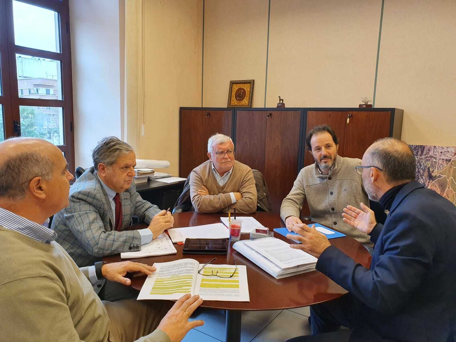 Reunión entre Urbanismo y el Colegio de Aparejadores.