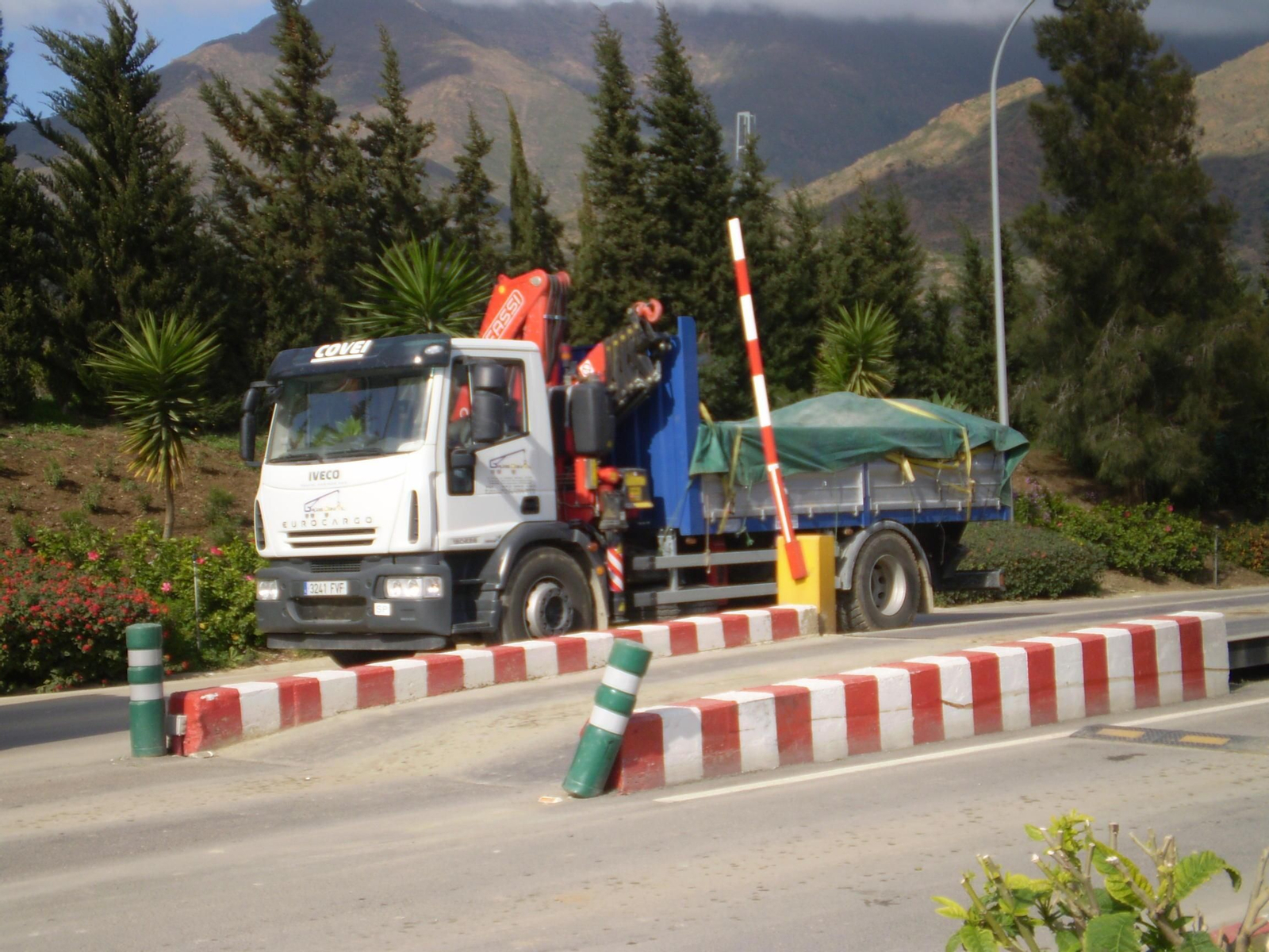 Entrada al centro medioambiental de Casares.