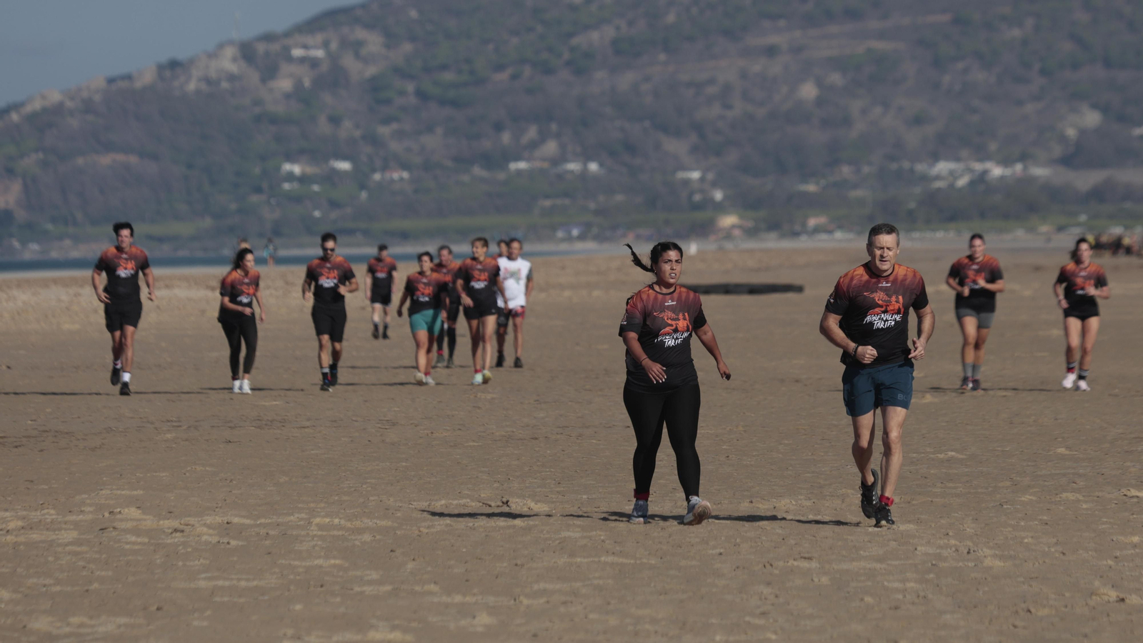 Carrera de obstáculos Adrenaline Race, en la playa de los Lances, en imágenes