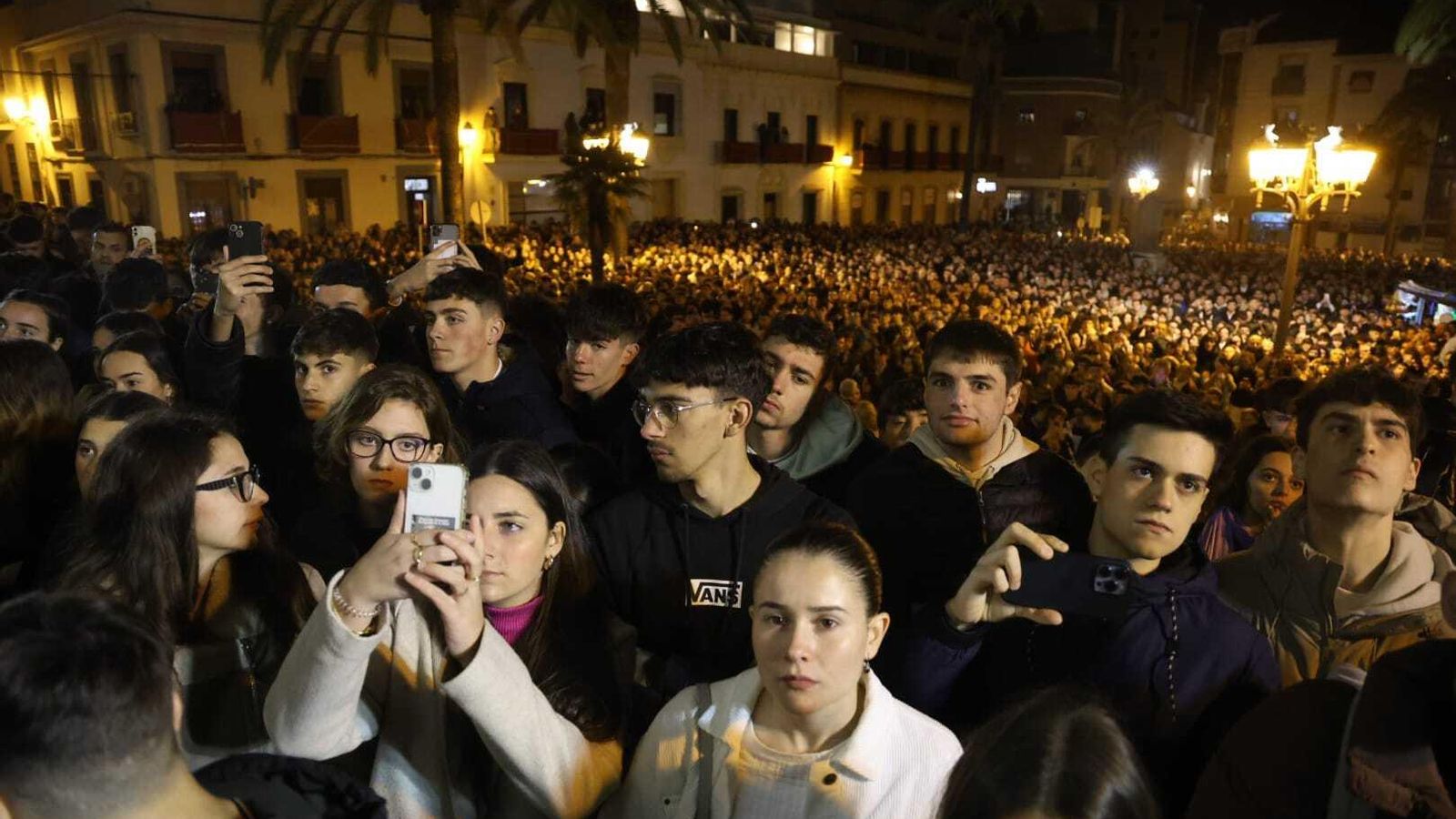 La expectación por ver salir a Pasión en San Pedro era máxima.